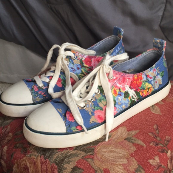 Ralph Lauren floral shoes - Picture 1 of 7